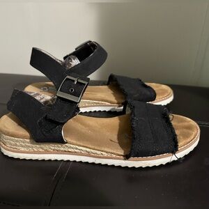 BOBS Memory Foam Sandals Size 9 Black Cloth Adjustable Strap Super Comfy